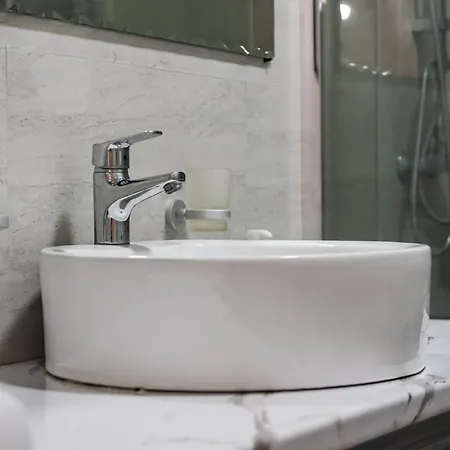 Apartment Bright L 15-min Walk To Center