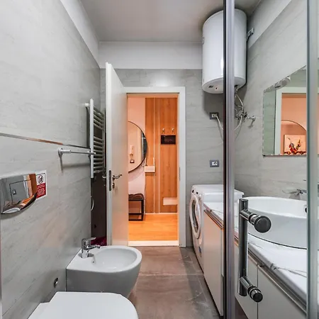 Bright L 15-min Walk To Center