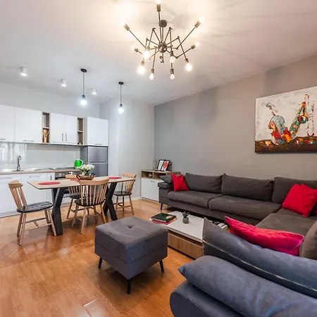 Apartment Bright L 15-min Walk To Center