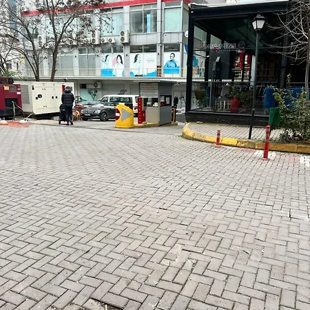 Bright L 15-min Walk To Center Apartament