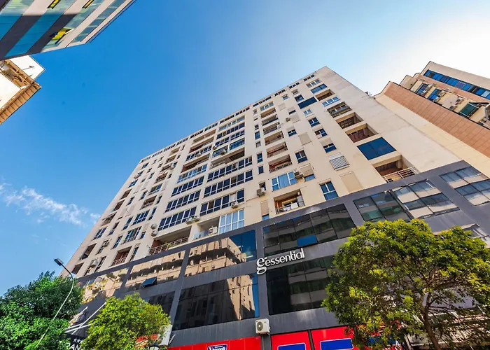 Bright L 15-min Walk To Center 地拉那