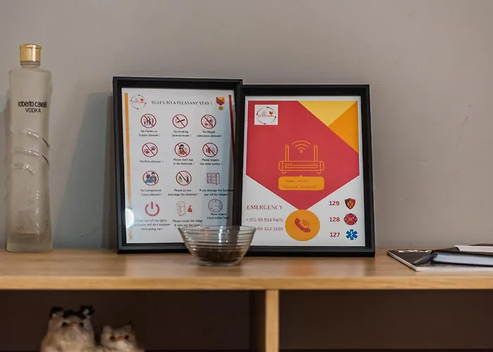 Bright L 15-min Walk To Center 公寓 地拉那